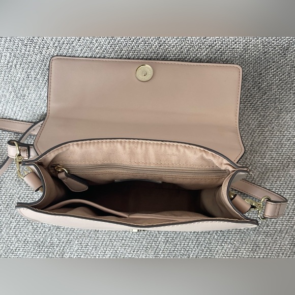 Cream Handbag with White Beaded Handle - Picture 10 of 16